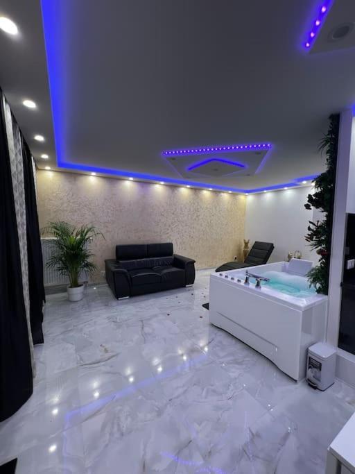 Golden Seconds Apartment Страсбург Екстериор снимка
